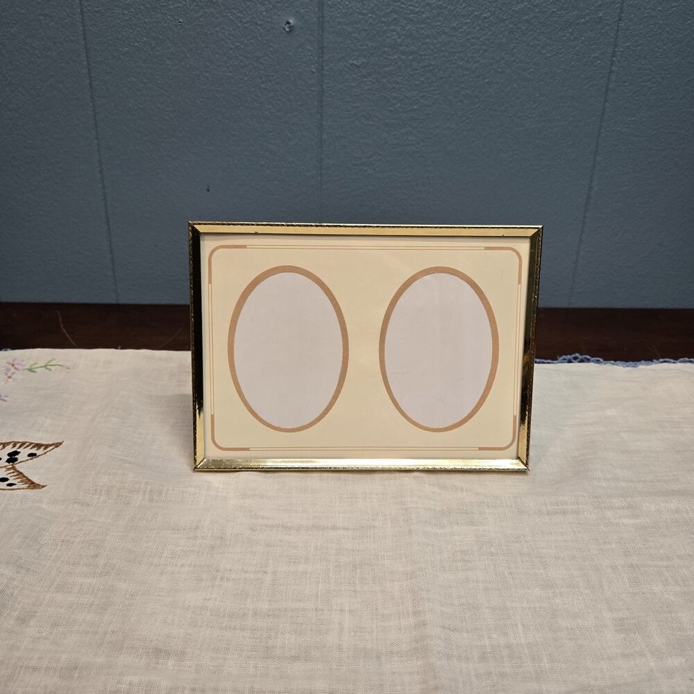 GOLD COLOR PICTURE FRAME FOR TWO 3x2 PICTURES